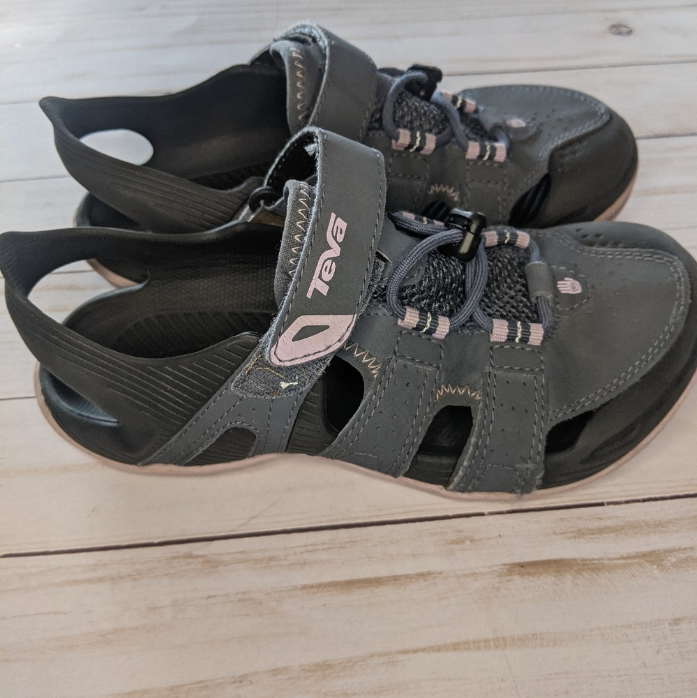 Girls teva